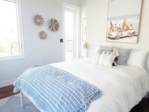5 bedrooms, desk, travel cot, WiFi