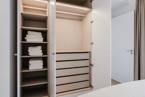 1 bedroom, iron/ironing board, WiFi, bed sheets - Blueground | São Sebastião, AC & w/d, nr park (Lisbon)