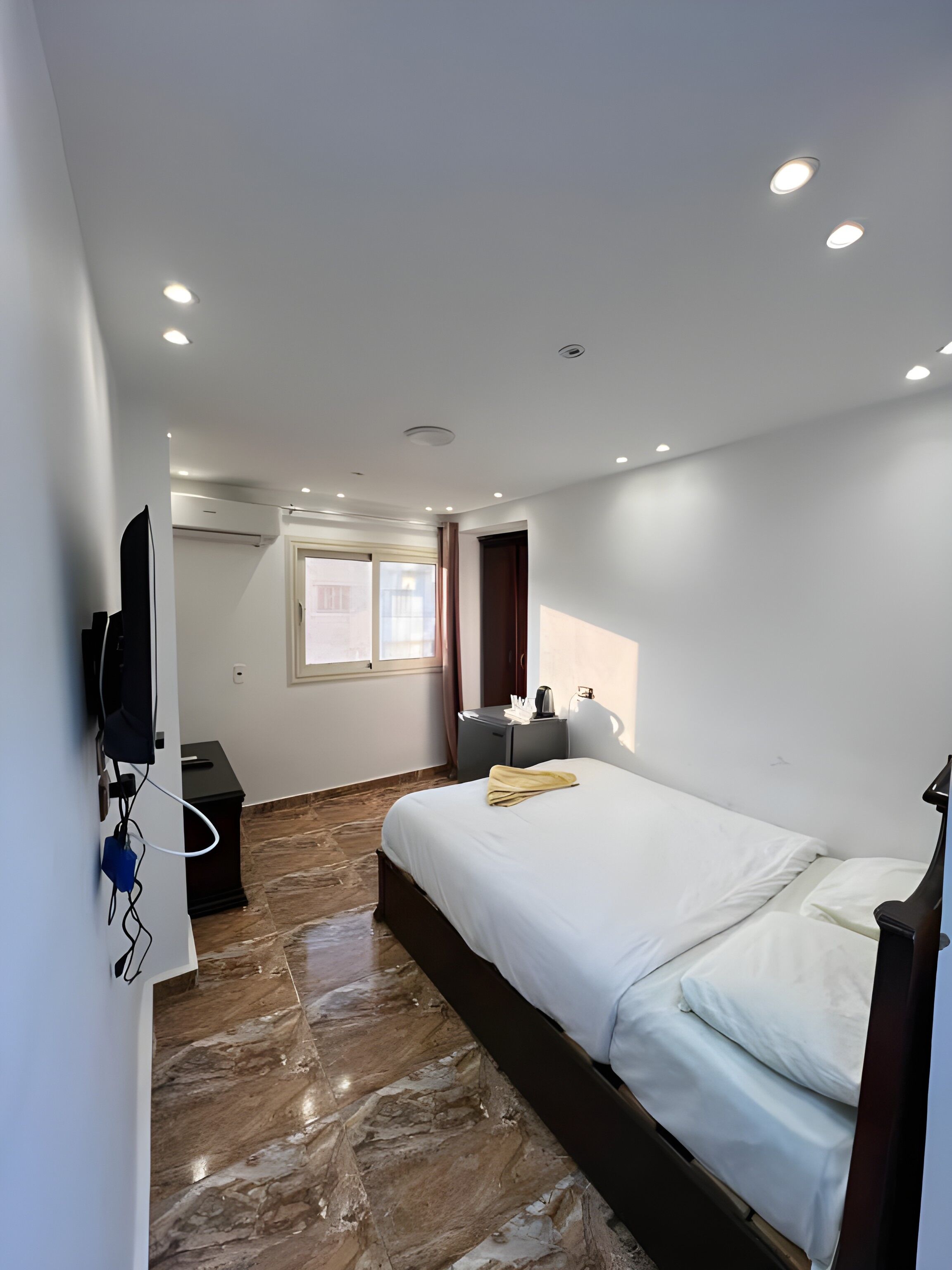 Foto - Middle east pyramids view