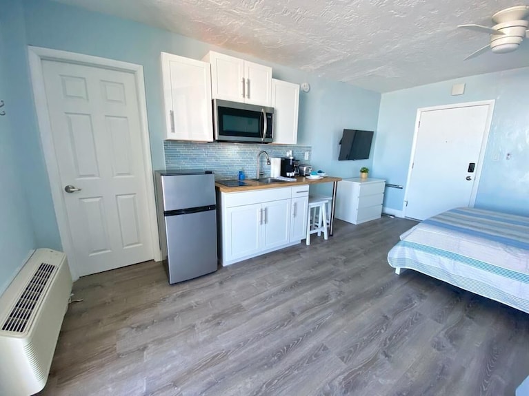 Gorgeous Ocean Front W/ Private Balcony In Daytona - Daytona Beach