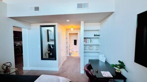 2 habitaciones, tabla de planchar con plancha, wifi y ropa de cama 