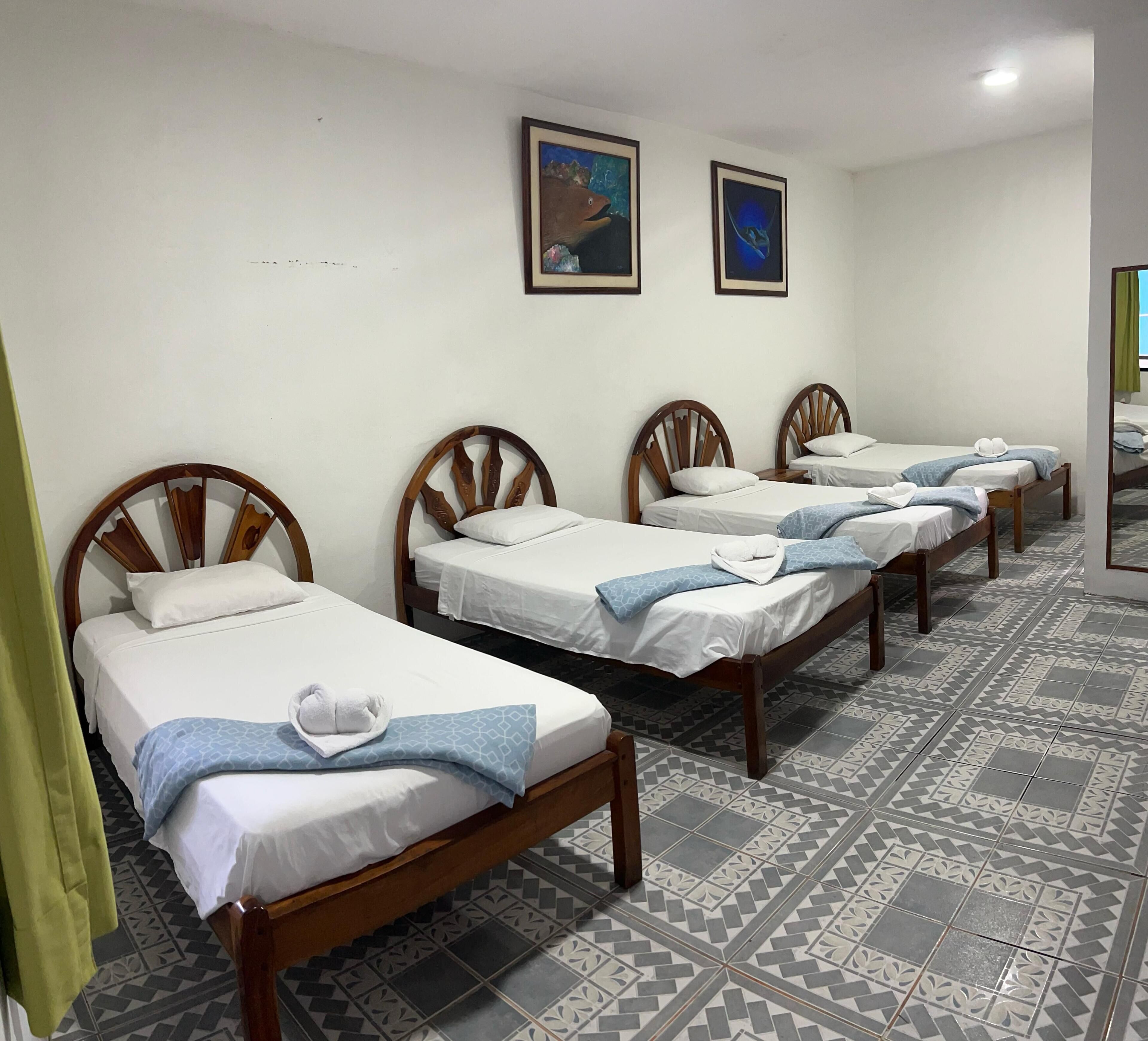 Firemannsrom – comfort | Skrivebord for bærbar PC og wi-fi (inkludert)