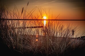 Unclassified image, 5 of 33, button