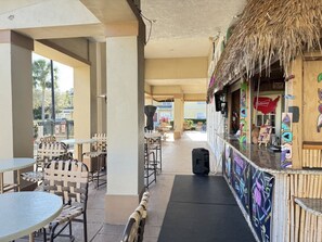 Outdoor dining - 3 Bedroom 2 Bathroom Villas (Kissimmee)