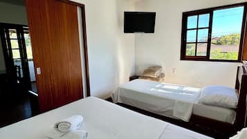 Apartamento familiar, balcón, vistas al patio | 1 dormitorio, cortinas opacas, wifi gratis y ropa de cama