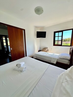 Departamento familiar, balcón, vista al patio | 1 habitación, cortinas blackout, wifi gratis y ropa de cama 