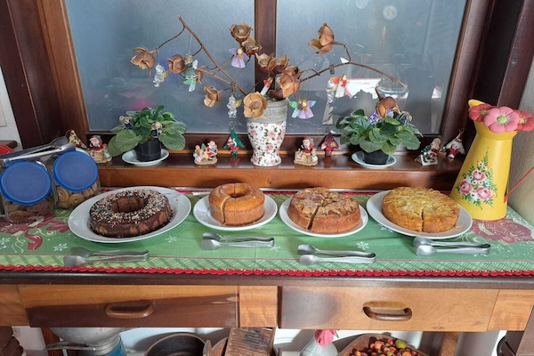 Café da manhã com buffet grátis todos os dias