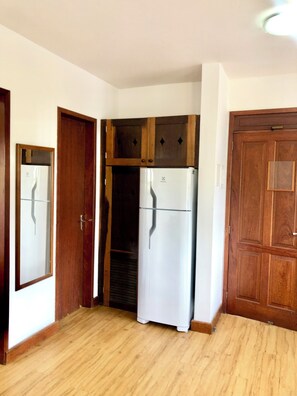 Family Apartment, Balcony, Courtyard View | Private kitchen - Pousada Natur Campeche (Florianópolis)