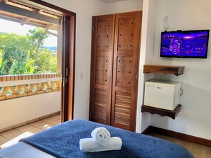 Superior Room | Blackout drapes, free WiFi, bed sheets - Pousada Natur Campeche (Florianópolis)