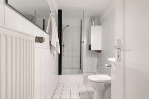 Shower, towels - Apartment 'Cozy Mozy - Gemütlichkeit In Bremen' with Wi-Fi (Bremen)