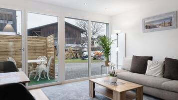 Fernseher, DVD-Player, Stereoanlage