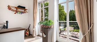Vakantiewoning 'Am Kronsberg' met gemeenschappelijke tuin, wifi en airconditioning