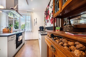 Refrigerador, horno, placa de cocina, lavavajillas