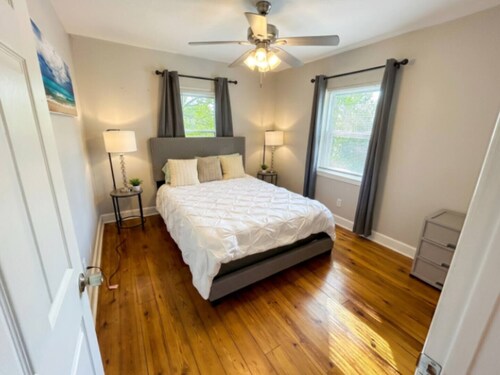 Minutes to FSU, FAMU & Capitol - Cozy 2BR + Office