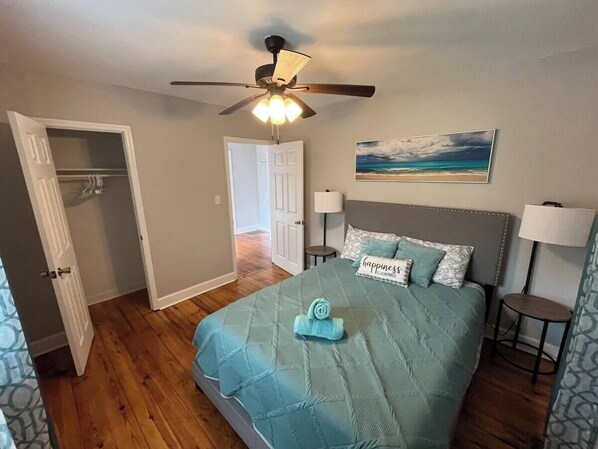 2 bedrooms, desk, WiFi, bed sheets - Charming 2-bdrm home w. fitness room in Tallahassee- near universities & Capitol (Tallahassee)