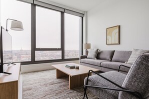 TV, stereo - Blueground | West Loop, pool & w/d, nr Willis (Chicago)