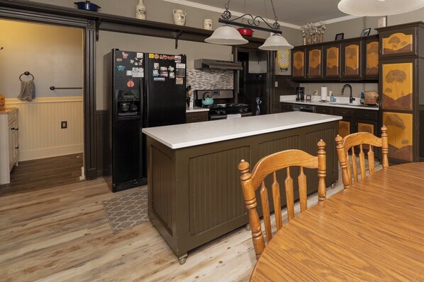 Microwave, oven, stovetop, dishwasher - The 2,400 sq. ft. Plymouth Paddock near Road America, 4 bedrooms, 2.5 bathrooms (Plymouth)