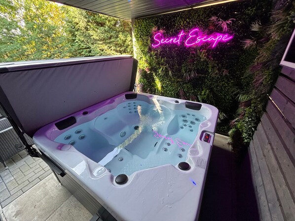 Bain à remous extérieur