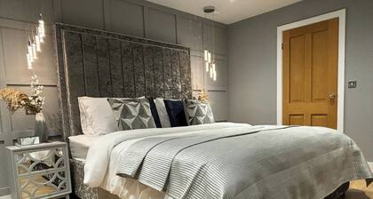 Sheffield-Apartment-Sleeps4-Parking-HotTub