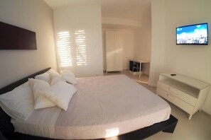 4 bedrooms, Internet, bed sheets - Villa Torricella pool and sunny garden, Leverano, Italy (Leverano)