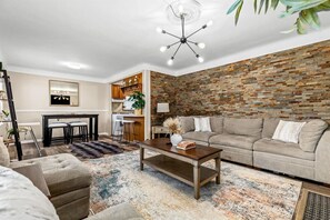 Televisión, chimenea y videojuegos 