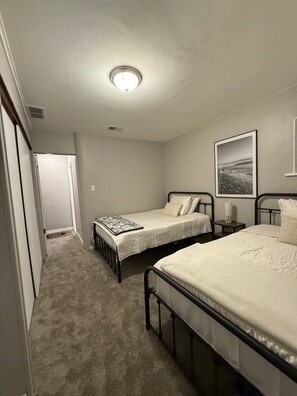 4 bedrooms, desk, iron/ironing board, travel crib