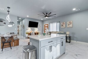 Interior - Modern Masterpiece in Downtown Tulsa-Sleeps 6 (Tulsa)