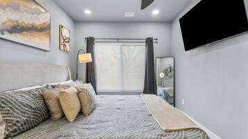 2 bedrooms, iron/ironing board, free WiFi, bed sheets