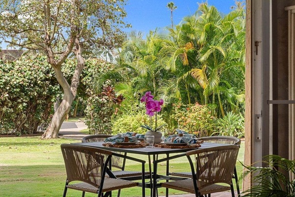 Maui Kaanapali Villas 119 Tropical Lanai Dining with Garden View