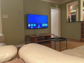 Interior - At Home Feeling (Sarnia)