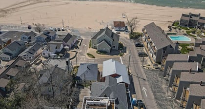 The Red Haven on North Beach