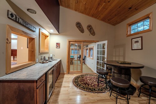 White Mountains-10 Min to Loon-Hottub-Dog Friendly