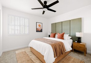 5 camere, una scrivania, ferro/asse da stiro, culla da viaggio