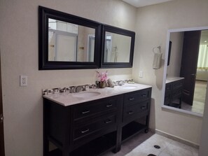 Handdoeken, toiletpapier