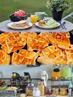 Sudah termasuk sarapan prasmanan setiap hari