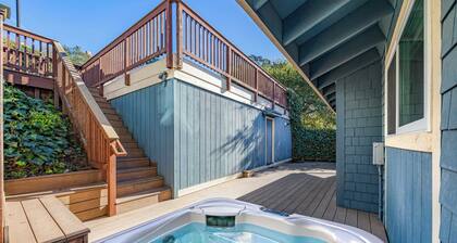 Capitola Village Home - Free Parking & Sleeps 8!
