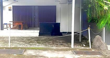 Djuragan Kamar Halona