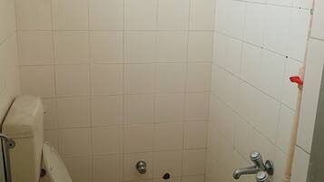 Deluxe Room | Bathroom