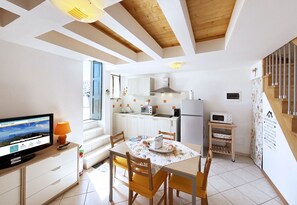 Kjøleskap, mikrobølgeovn og ovn