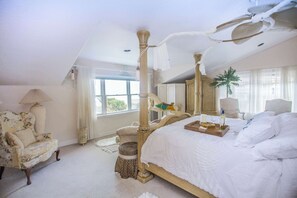 3 Schlafzimmer, Schreibtisch, Bügeleisen/Bügelbrett, Reisekinderbett