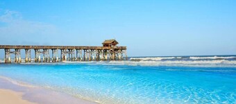 3-Story Ocean Views, Hot Tub, Fire Pit & Beach Access
