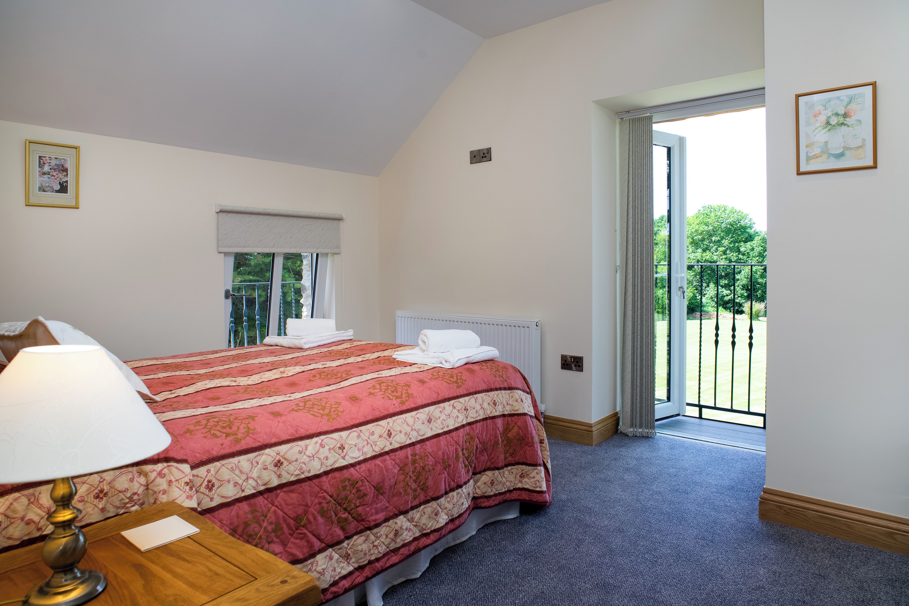 Towy Cottage, Pet Friendly, Luxury Holiday Cottage In Cenarth - Aberporth