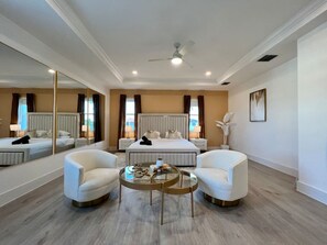 8 habitaciones, escritorio y tabla de planchar con plancha 