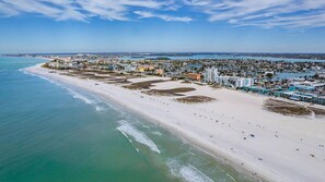 Beach - The Largo Carriage House (Largo)