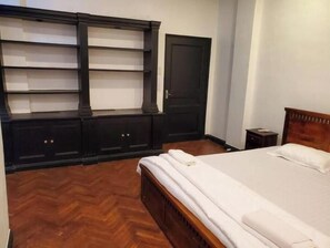 4 bedrooms, WiFi, bed sheets