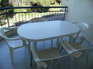 Apartment | Outdoor dining - Apartment in L'escala Near Sandy Beach (L'Escala)