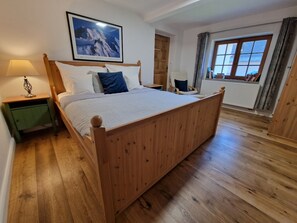 House | 2 bedrooms, individually furnished