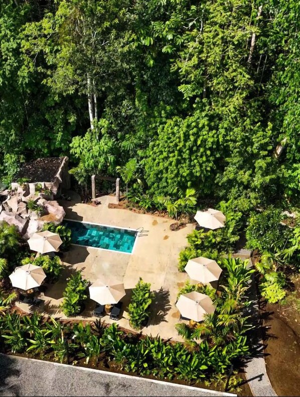 Piscine extérieure, piscine chauffée