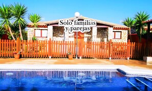 Indoor pool, outdoor pool - House 4 People (Conil de la Frontera)