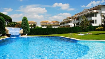 Apartamento | Piscina | Una piscina al aire libre